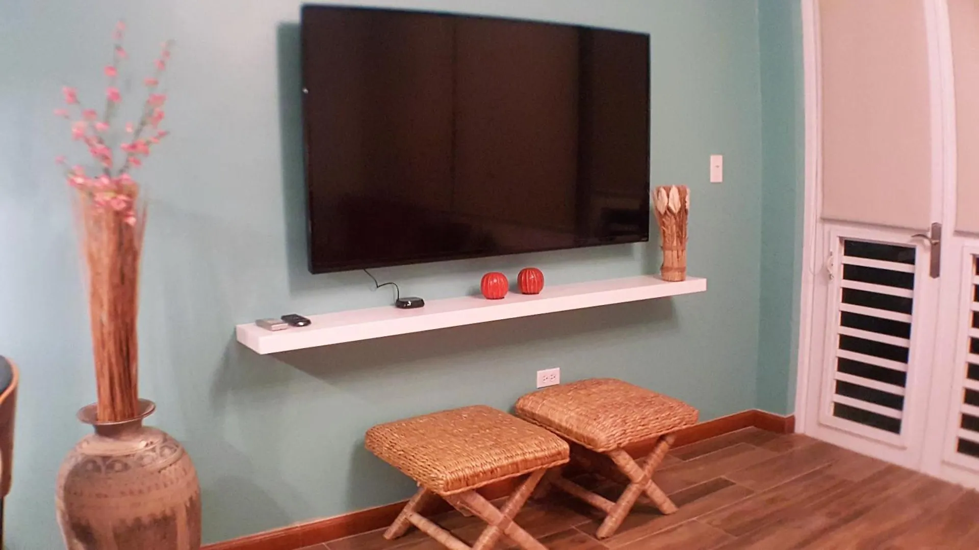Cozybeach Large 1Bdrapt 50 Steps From Atlantic Ocean Private Street Between Ocean Park & Isla Verde 5 Mins From Airport San Juan 0*,