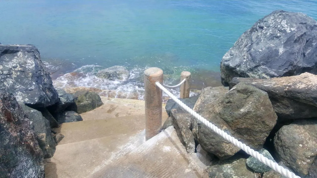 Cozybeach Large 1Bdrapt 50 Steps From Atlantic Ocean Private Street Between Ocean Park & Isla Verde 5 Mins From Airport San Juan